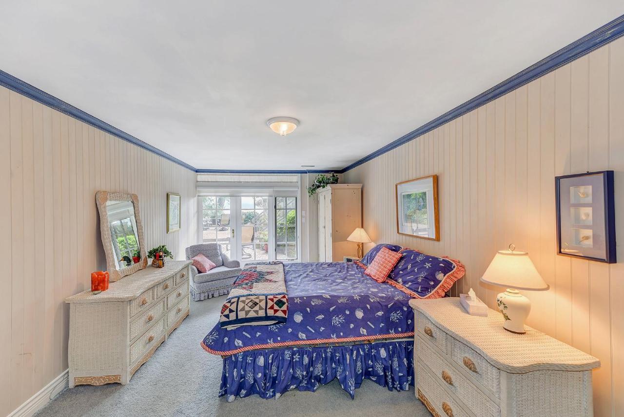 North Saanich Oceanside Lodge Saanich Inlet מראה חיצוני תמונה