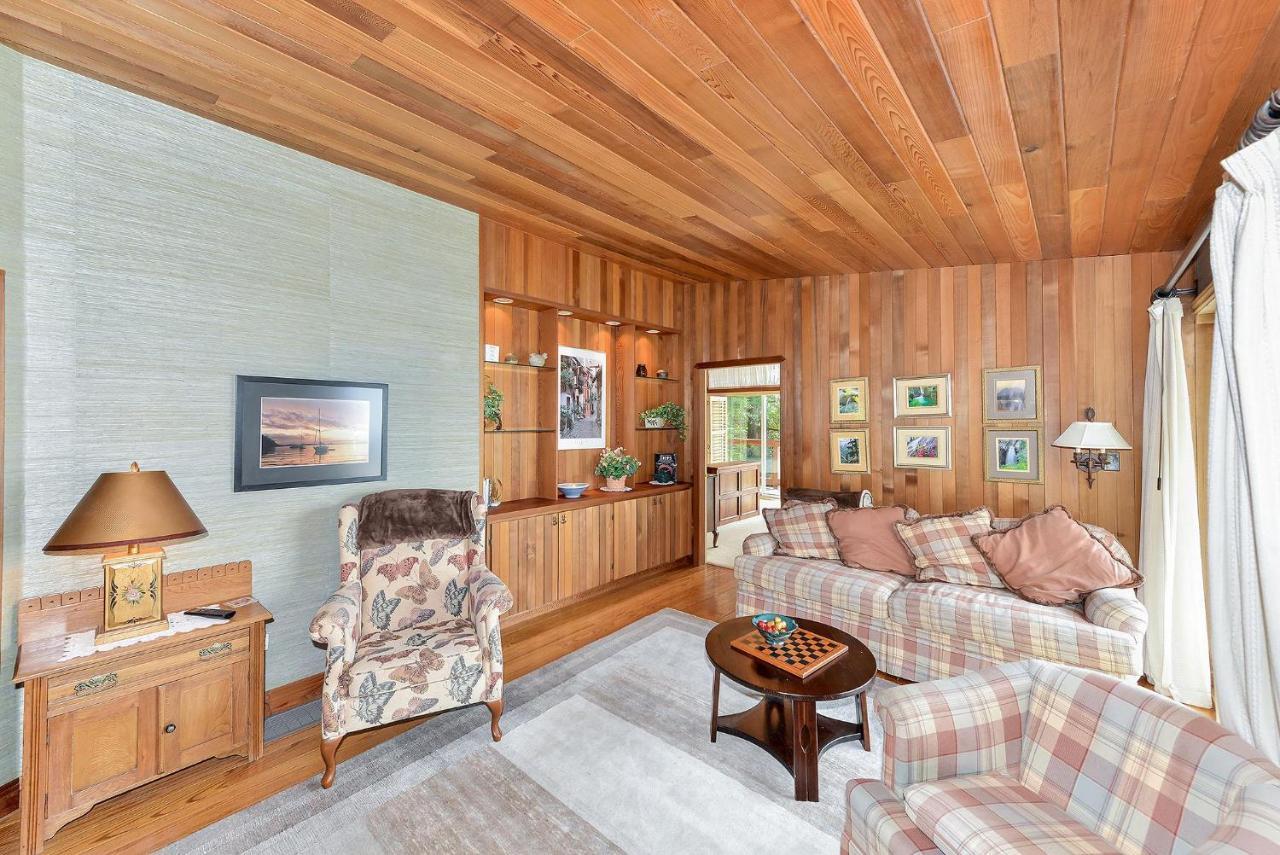 North Saanich Oceanside Lodge Saanich Inlet מראה חיצוני תמונה