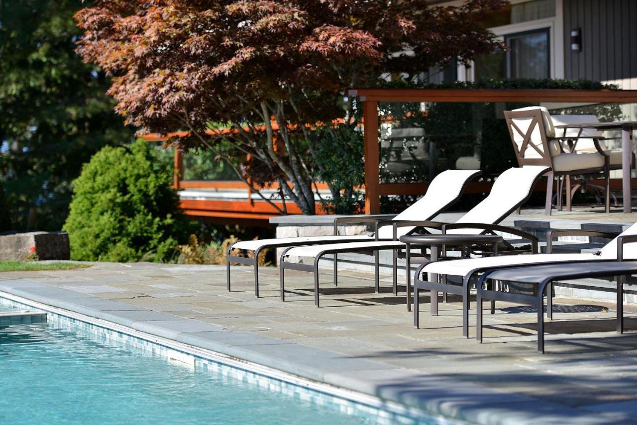 North Saanich Oceanside Lodge Saanich Inlet מראה חיצוני תמונה
