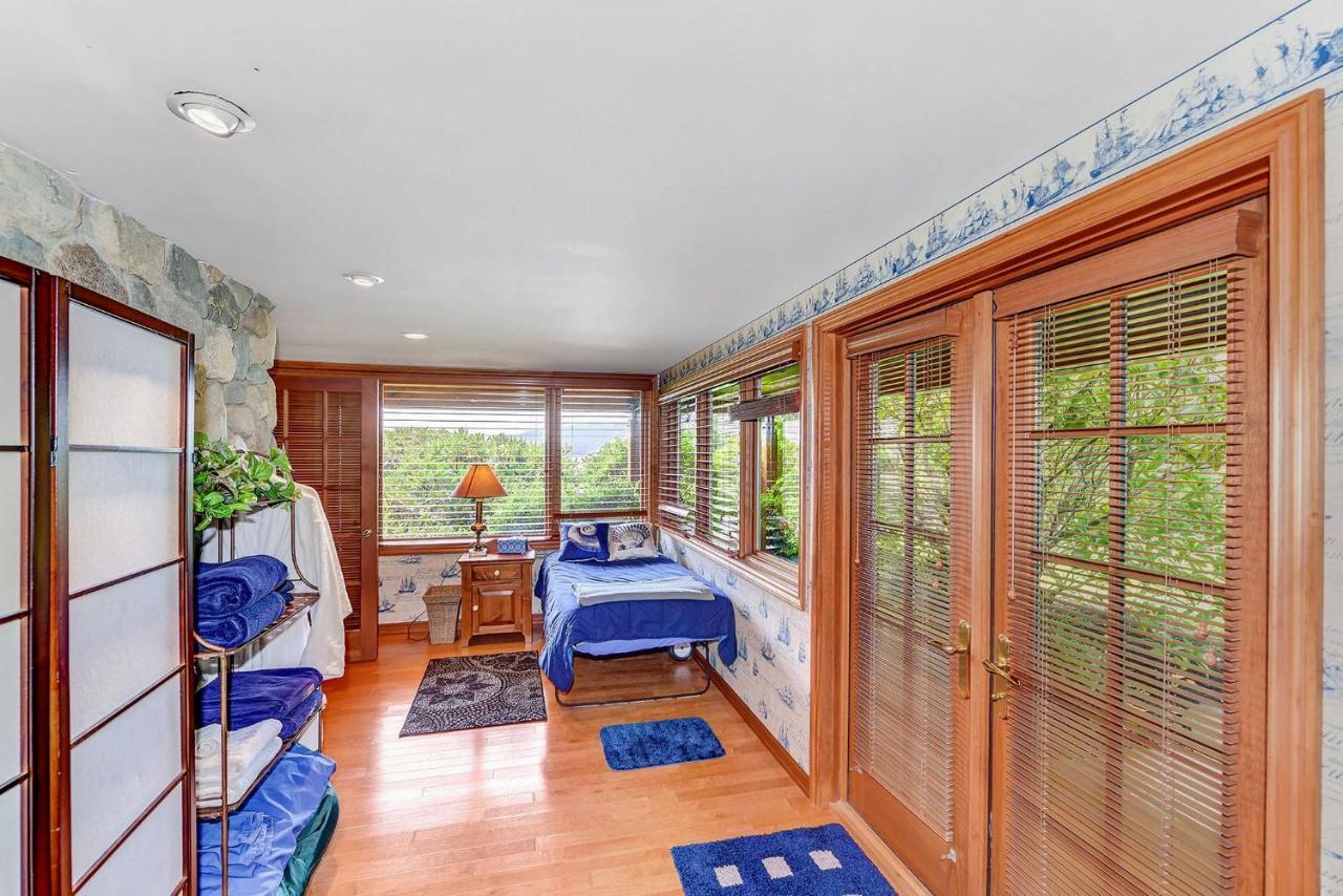 North Saanich Oceanside Lodge Saanich Inlet מראה חיצוני תמונה